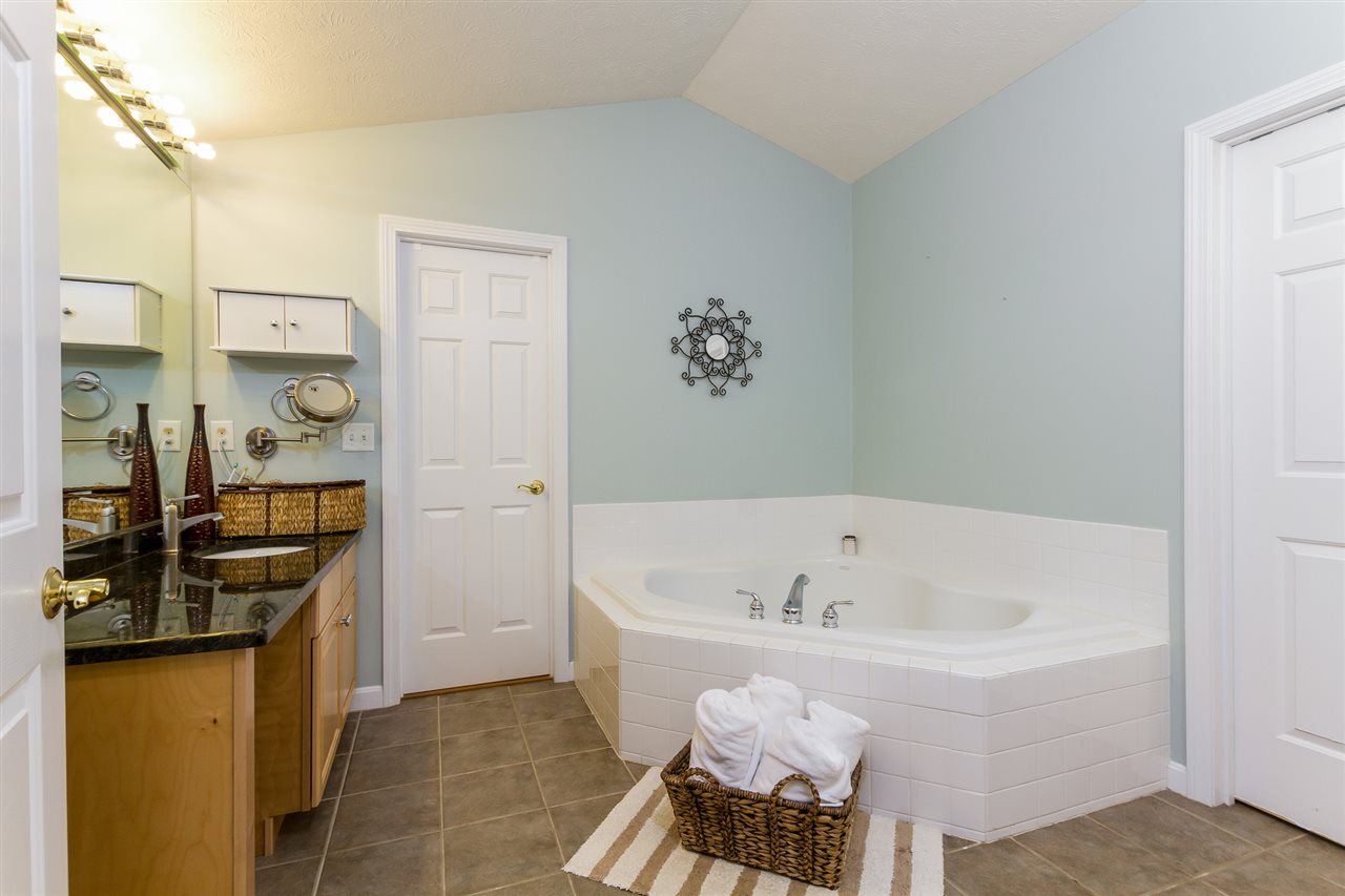 16 Tumble Road Bedford, NH 03110 - Photo 15 of 37