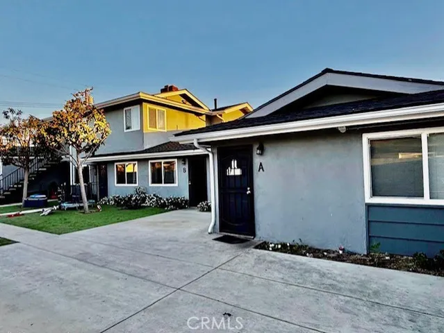 a front view of house with yard