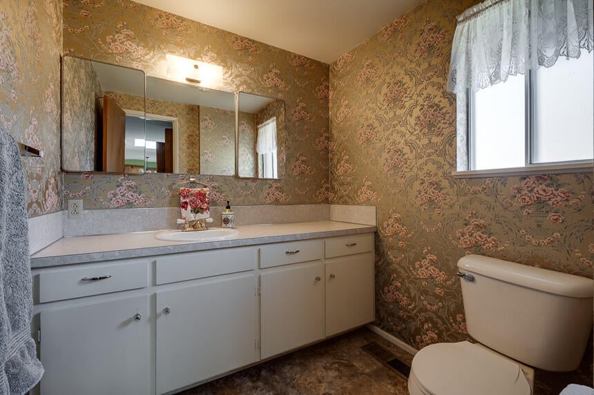 11284 Michael Road White City, OR 97503 - Photo 16 of 35 11284 Michael-19