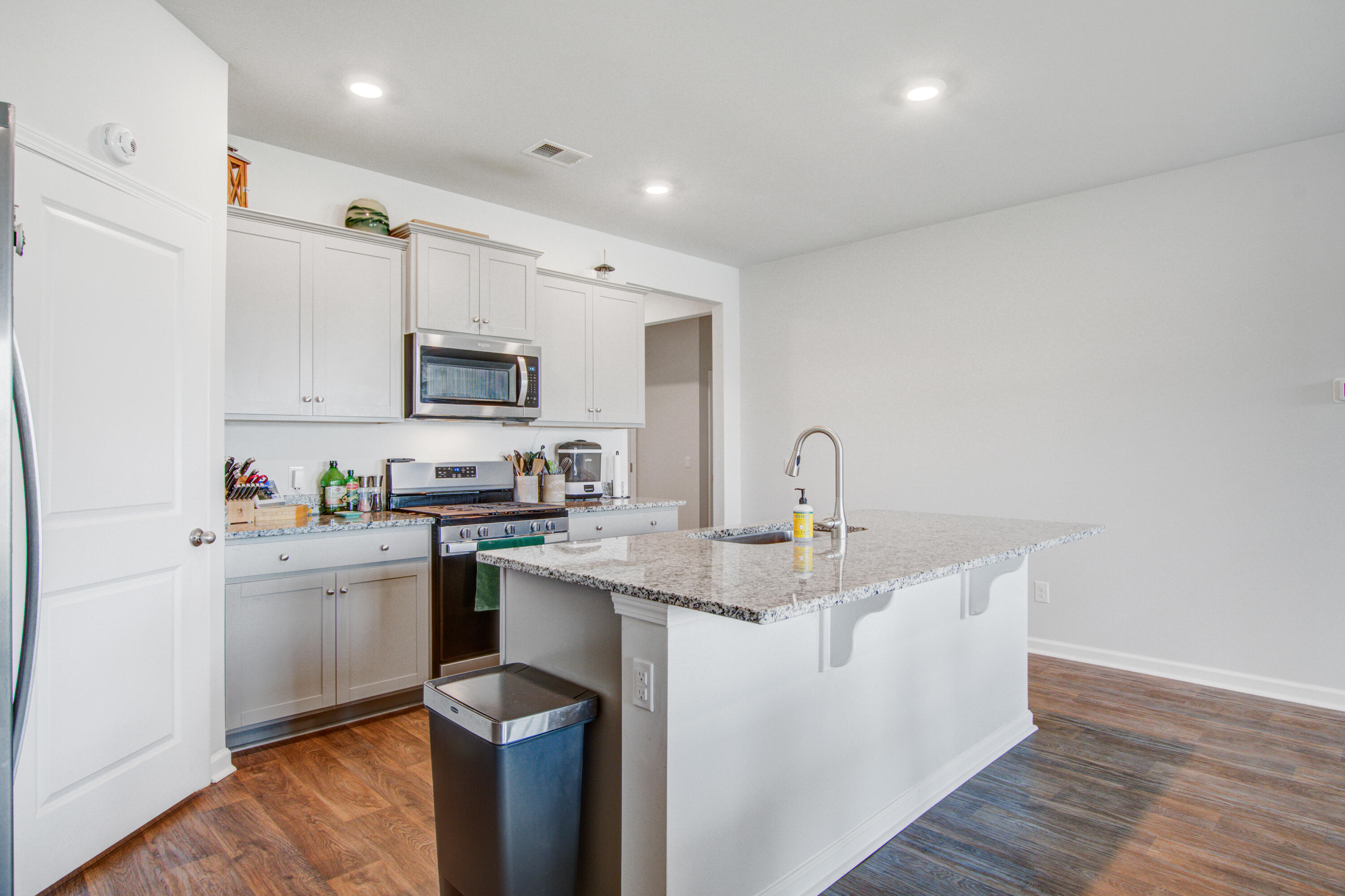 140 Ivory Shadow Road Summerville, SC 29486 - Photo 9 of 41 140 (8)