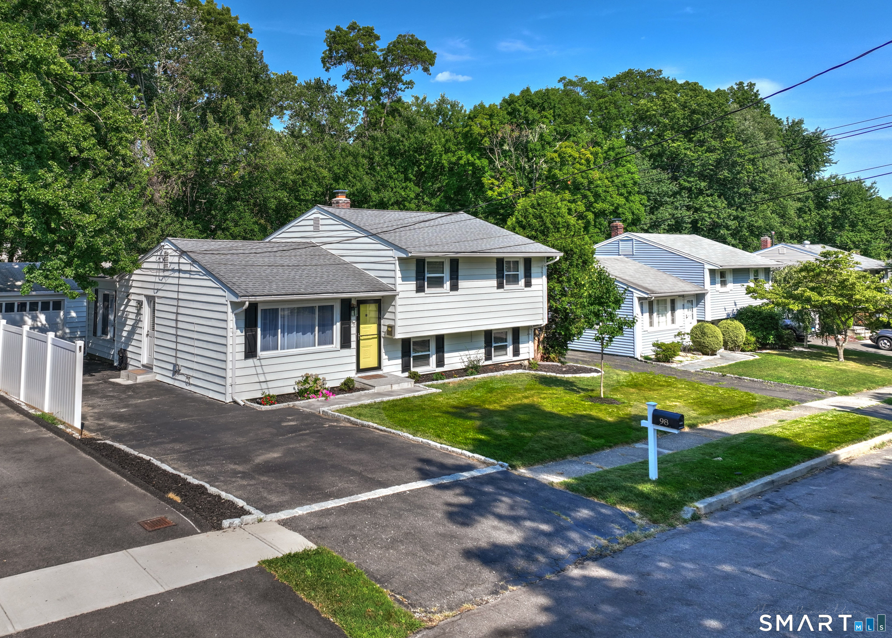 98 Youngstown Road Fairfield, CT 06824 - Photo 34 of 35