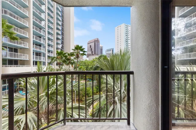 $379,500 | 60 North Beretania Street, Unit 308, Honolulu, HI 96817