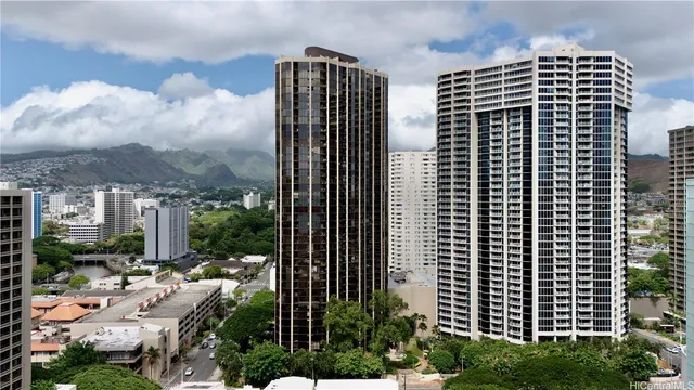 $379,500 | 60 North Beretania Street, Unit 308, Honolulu, HI 96817