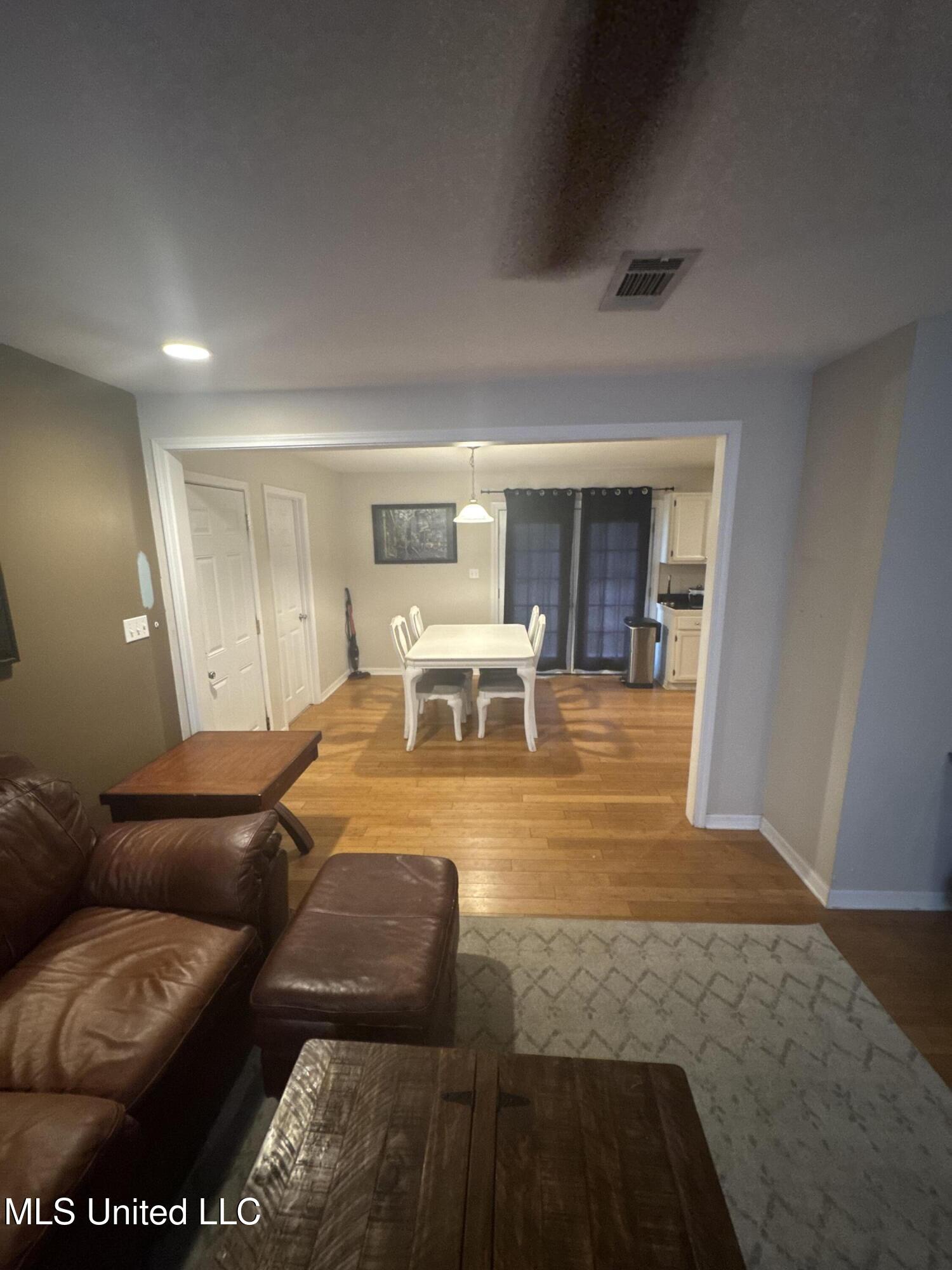 9 40th Street Gulfport, MS 39507 - Photo 5 of 28 IMG_0911