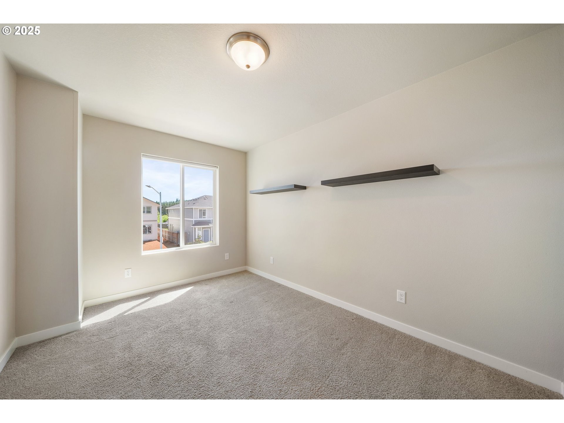 5139 Northwest Torchcrest Place Corvallis, OR 97330 - Photo 31 of 48 an empty room with windows