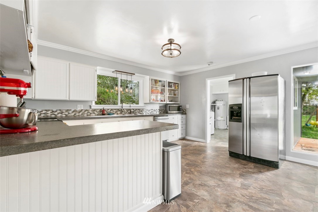 8533 District Line Road Burlington, WA 98233 - Photo 6 of 24 Gallery Image 6