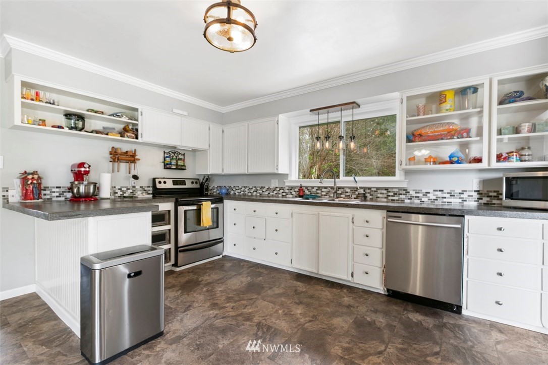 8533 District Line Road Burlington, WA 98233 - Photo 7 of 24 Gallery Image 7