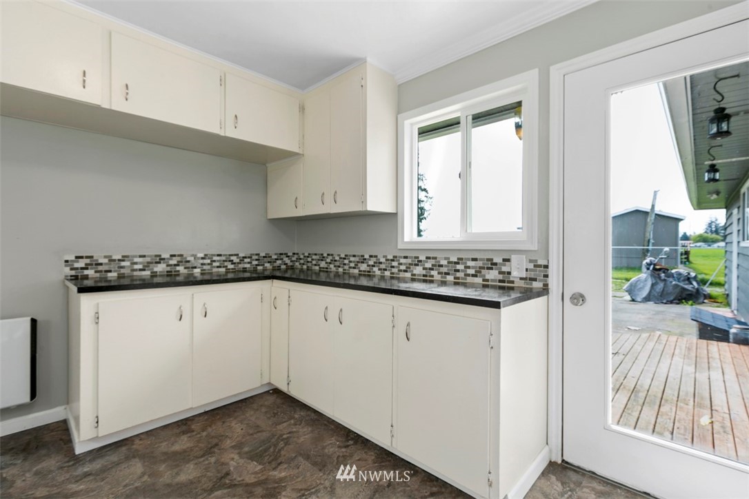 8533 District Line Road Burlington, WA 98233 - Photo 10 of 24 Gallery Image 10