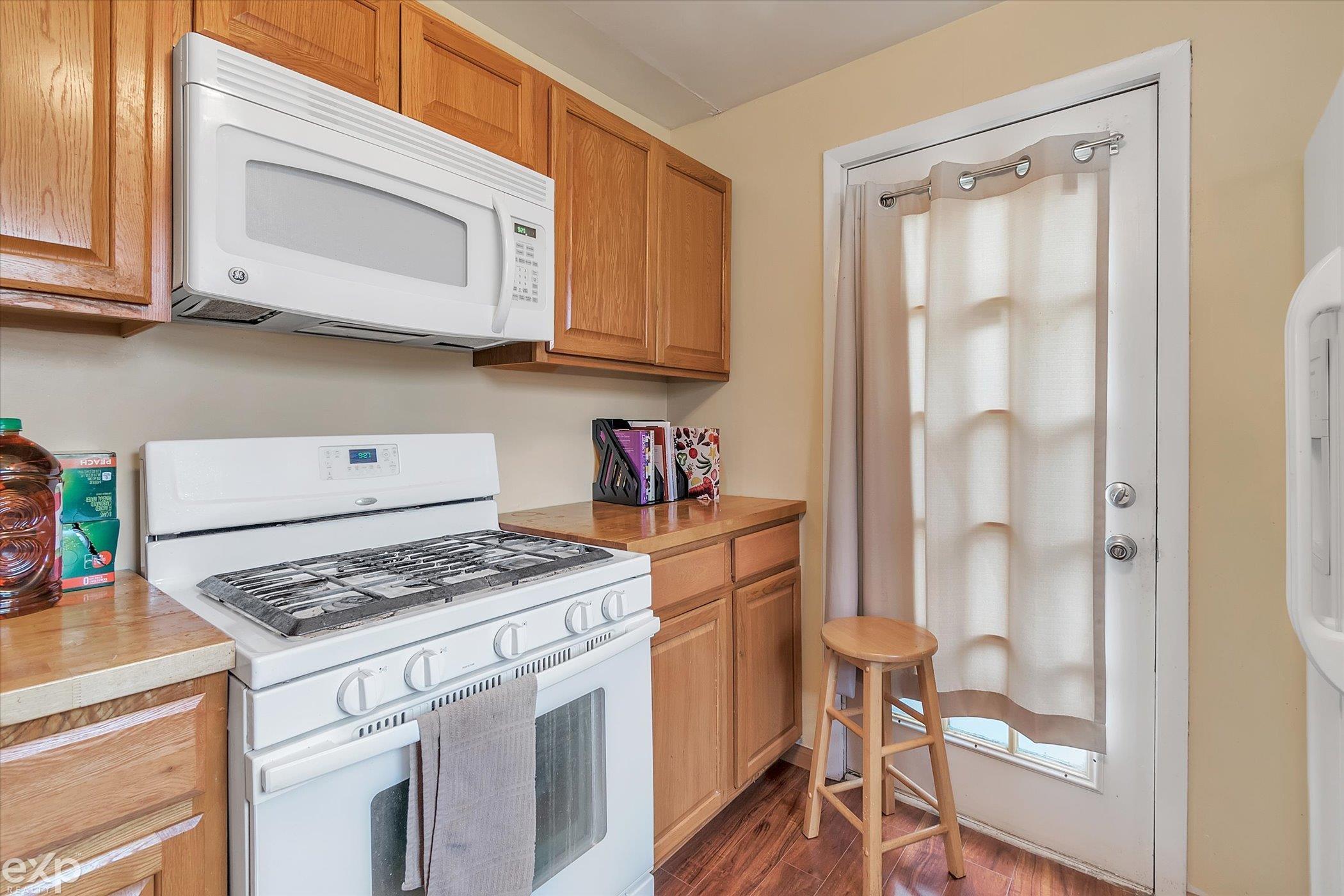 4804 Hess Road Saginaw, MI 48601 - Photo 13 of 31 50092047-12.JPG