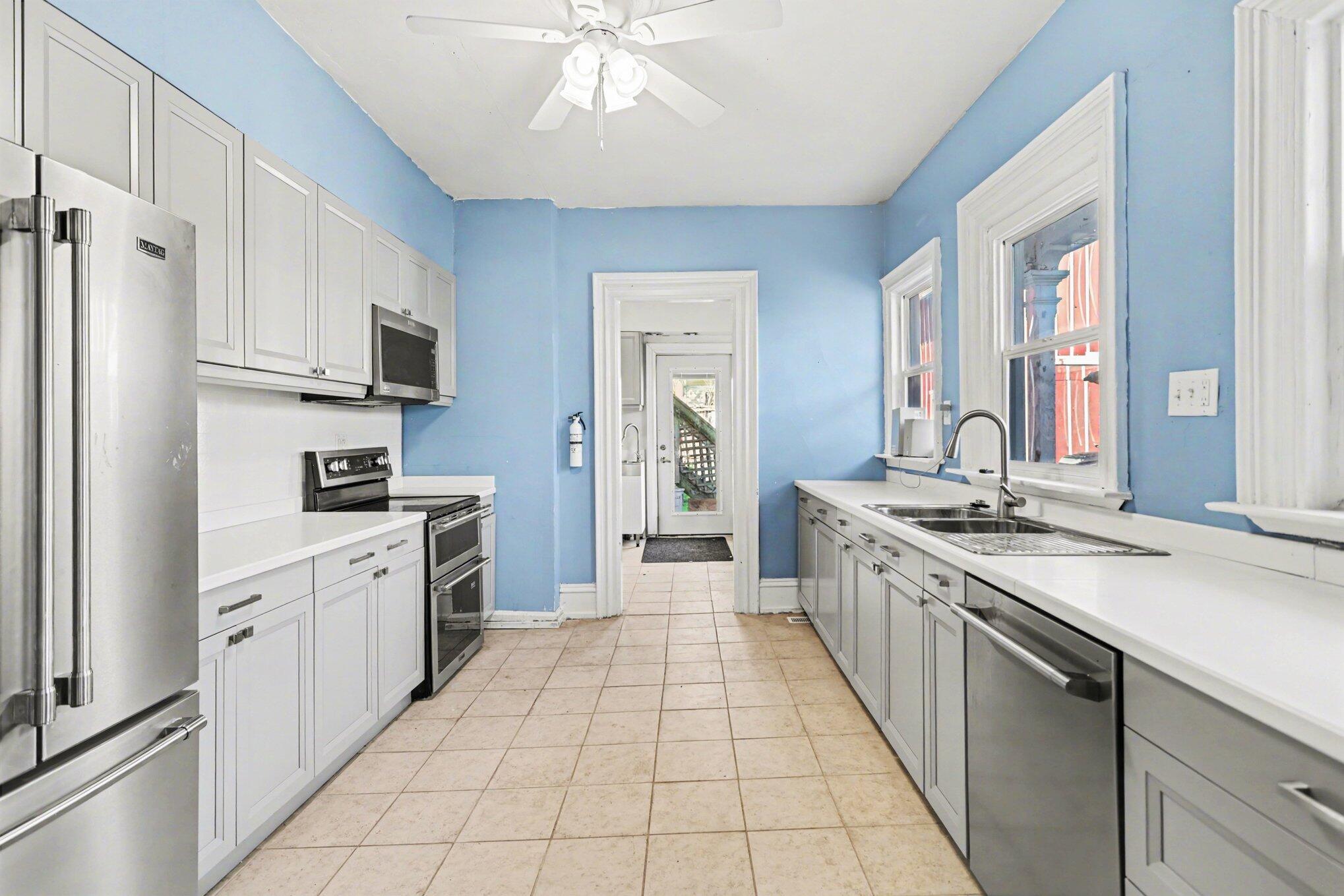 1006 Maple Avenue Jackson, MI 49203 - Photo 8 of 26 1000063369