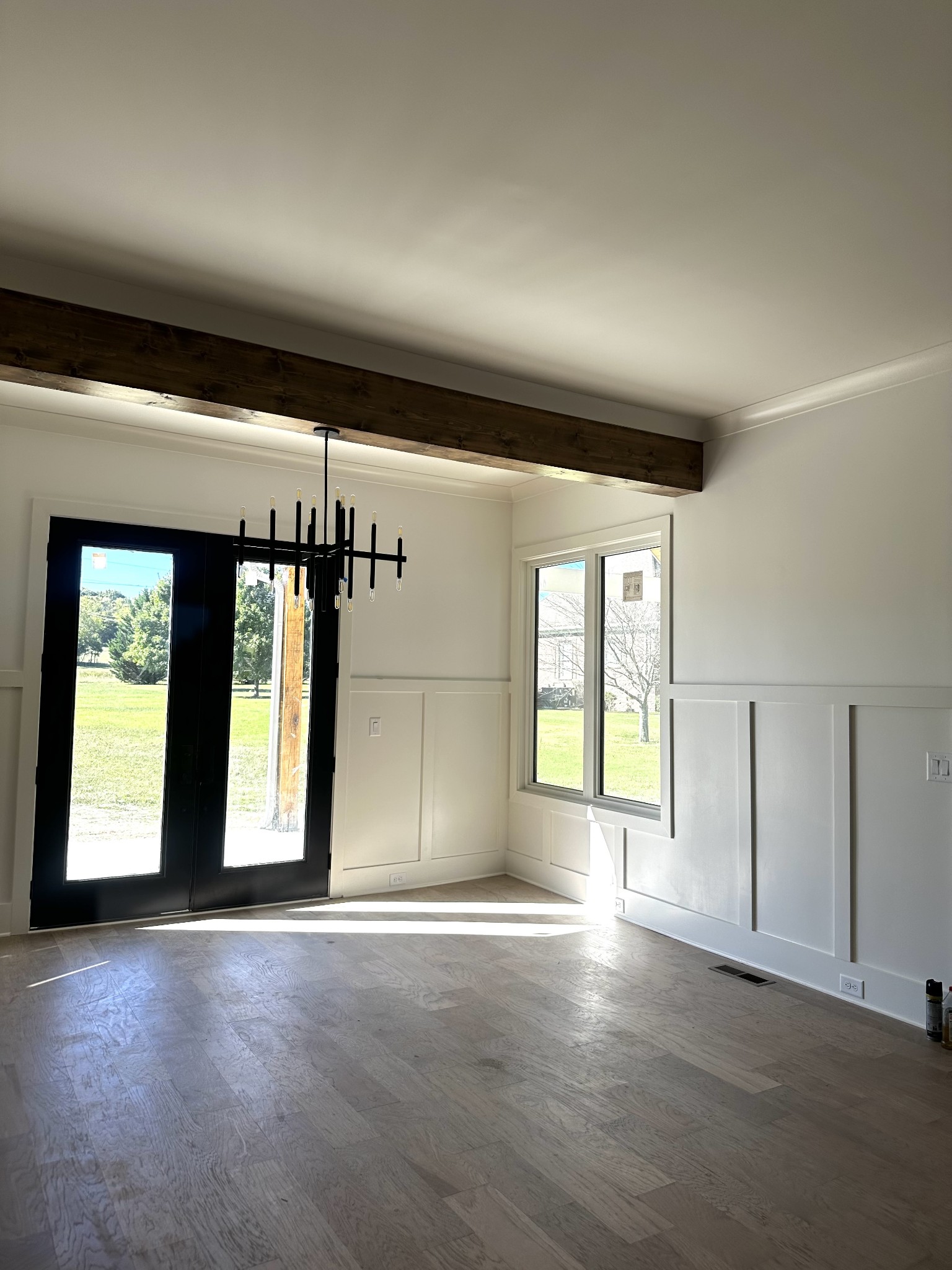 2150 B Philadelphia Lebanon, TN 37087 - Photo 17 of 46 an empty room with windows