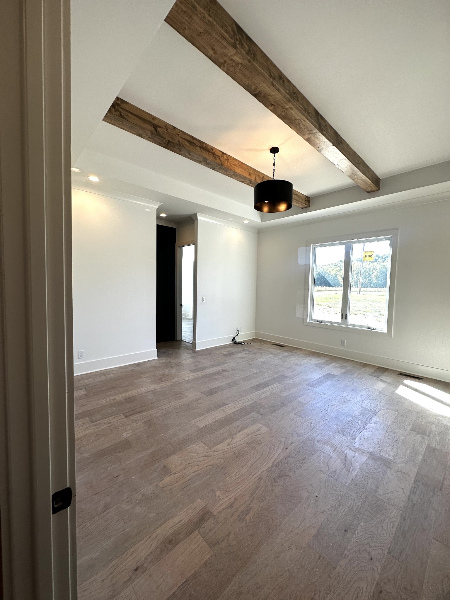 2150 B Philadelphia Lebanon, TN 37087 - Photo 28 of 46 a view of an empty room with a window