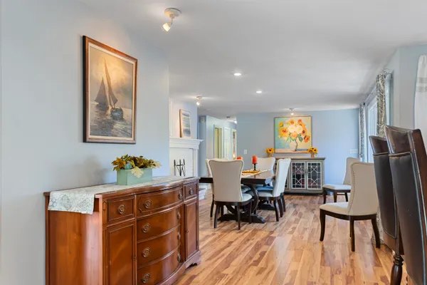 $899,900 | 227 Portsmouth Avenue, Stratham, NH 03885