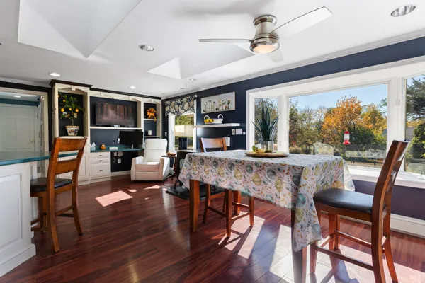 $899,900 | 227 Portsmouth Avenue, Stratham, NH 03885