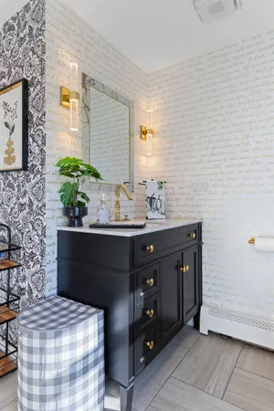 $899,900 | 227 Portsmouth Avenue, Stratham, NH 03885