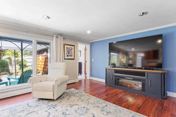 $899,900 | 227 Portsmouth Avenue, Stratham, NH 03885