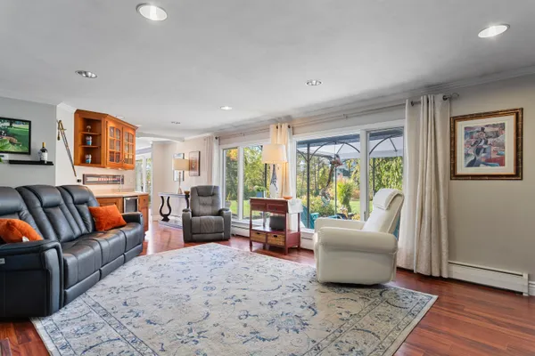 $899,900 | 227 Portsmouth Avenue, Stratham, NH 03885