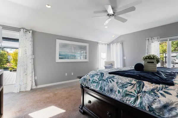 $899,900 | 227 Portsmouth Avenue, Stratham, NH 03885