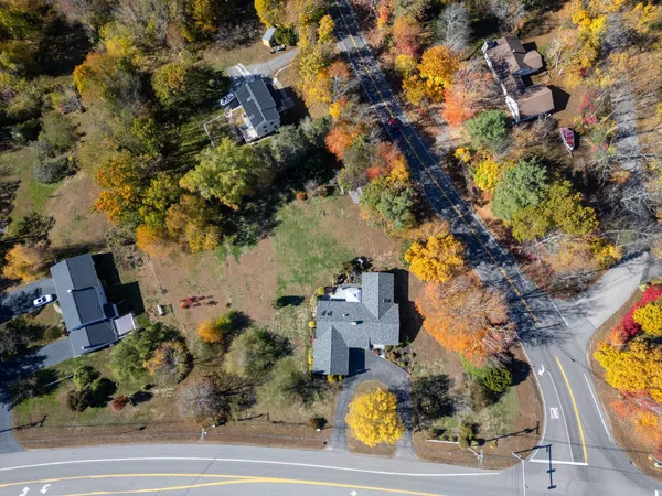 $899,900 | 227 Portsmouth Avenue, Stratham, NH 03885