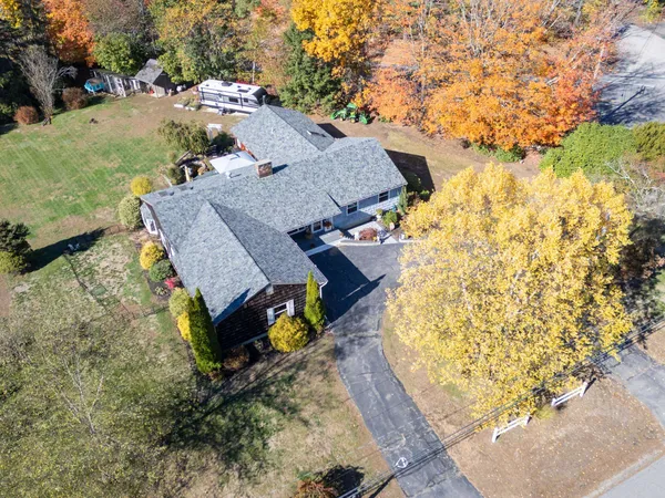 $899,900 | 227 Portsmouth Avenue, Stratham, NH 03885