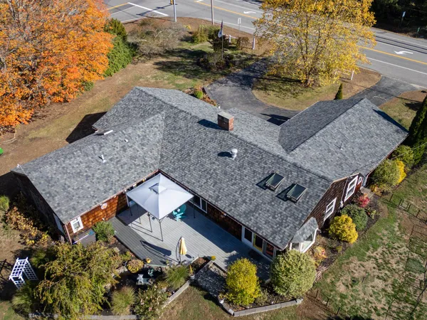 $899,900 | 227 Portsmouth Avenue, Stratham, NH 03885