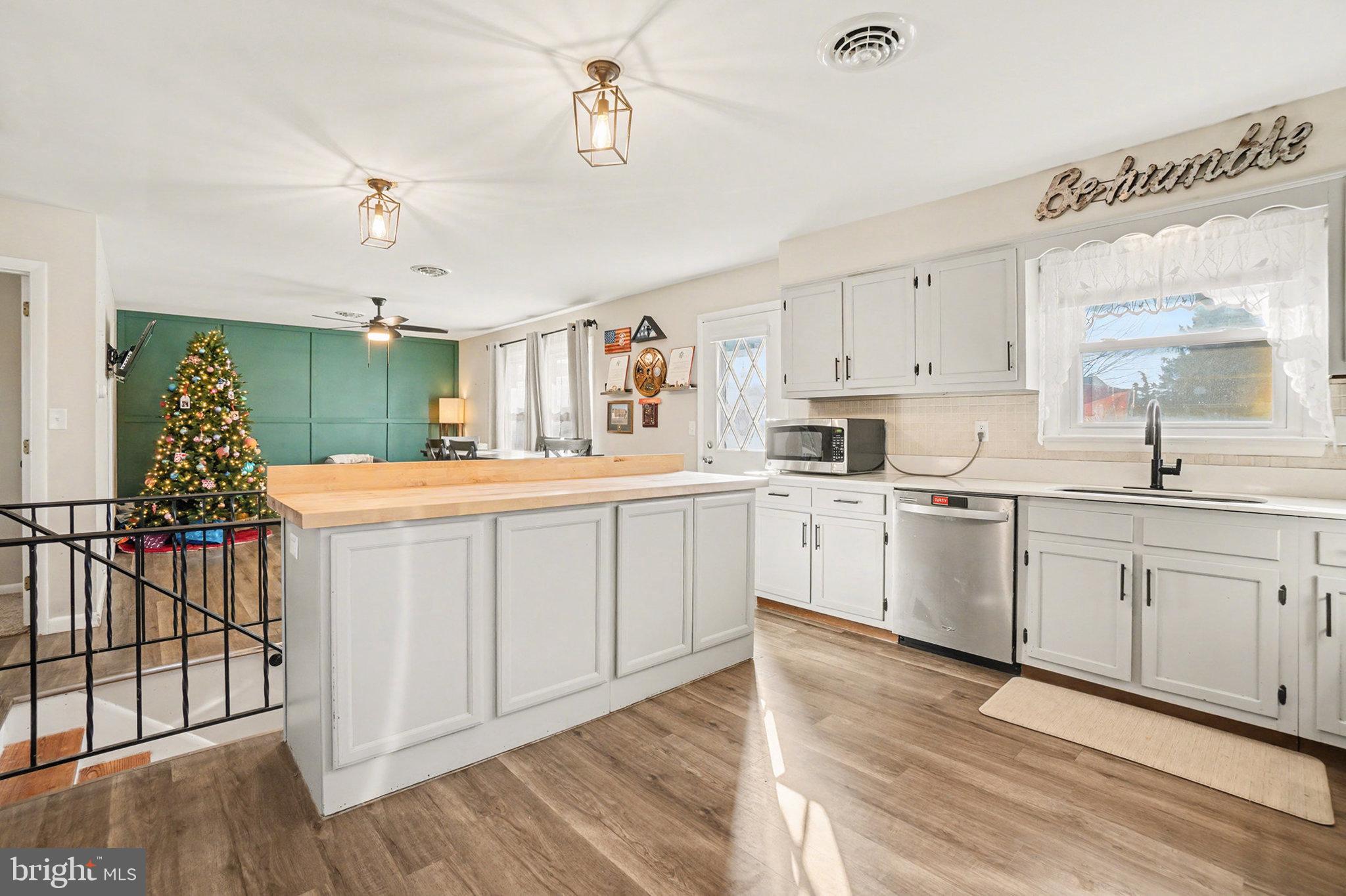 923 Sunnyside Road Hummelstown, PA 17036 - Photo 7 of 29