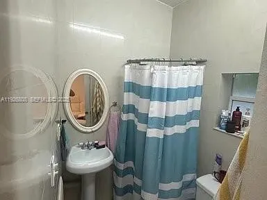 $2,000 | 251 Northwest 40th Court, Unit 3, Miami, FL 33126