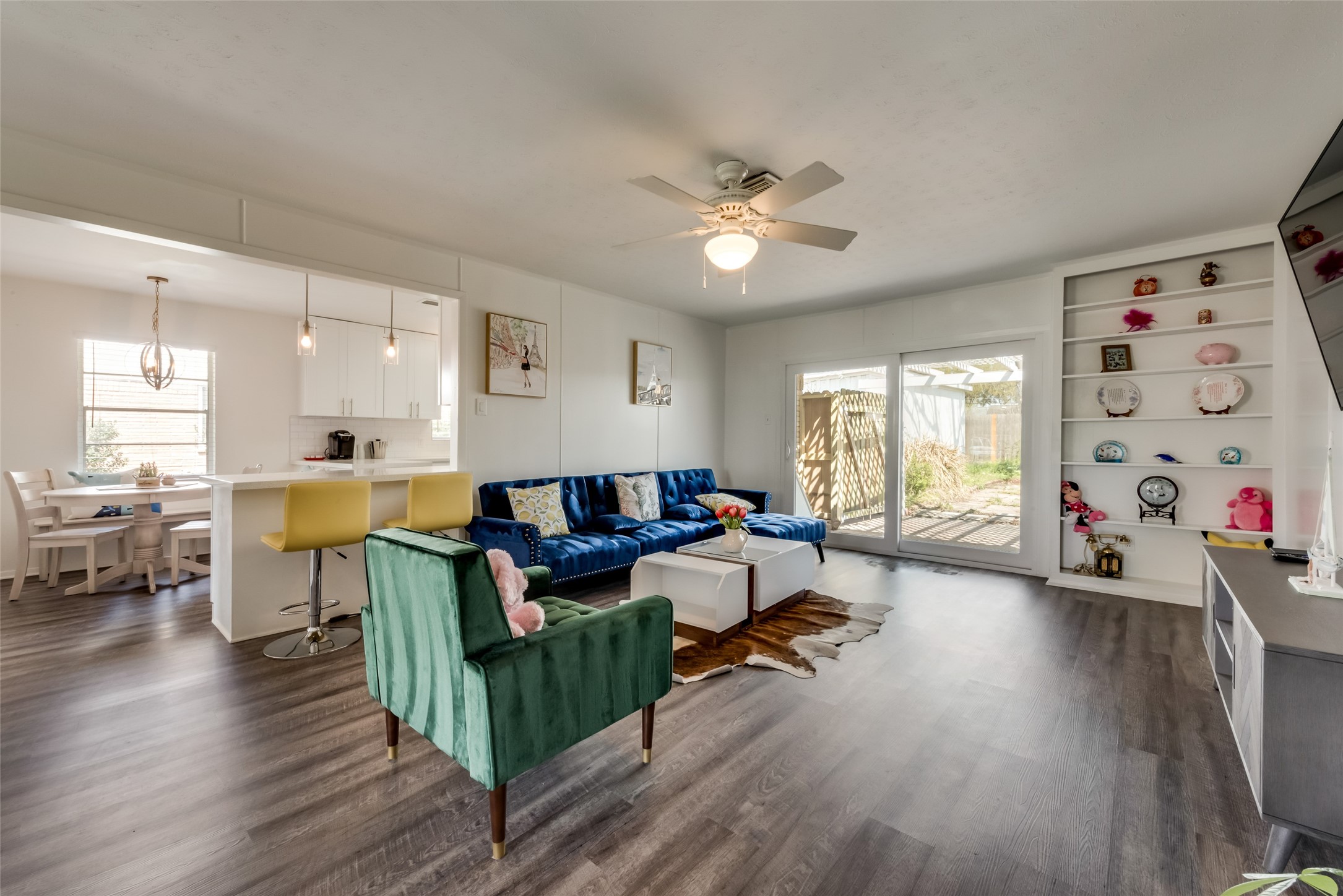 5118 Sanford Road Houston, TX 77035 - Photo 4 of 16