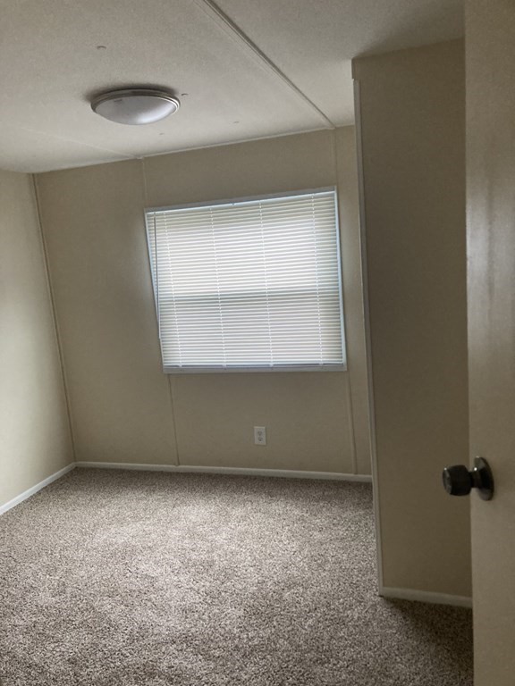 124 Edbert Street Chicopee, MA 01020 - Photo 6 of 10 Gallery Image 6