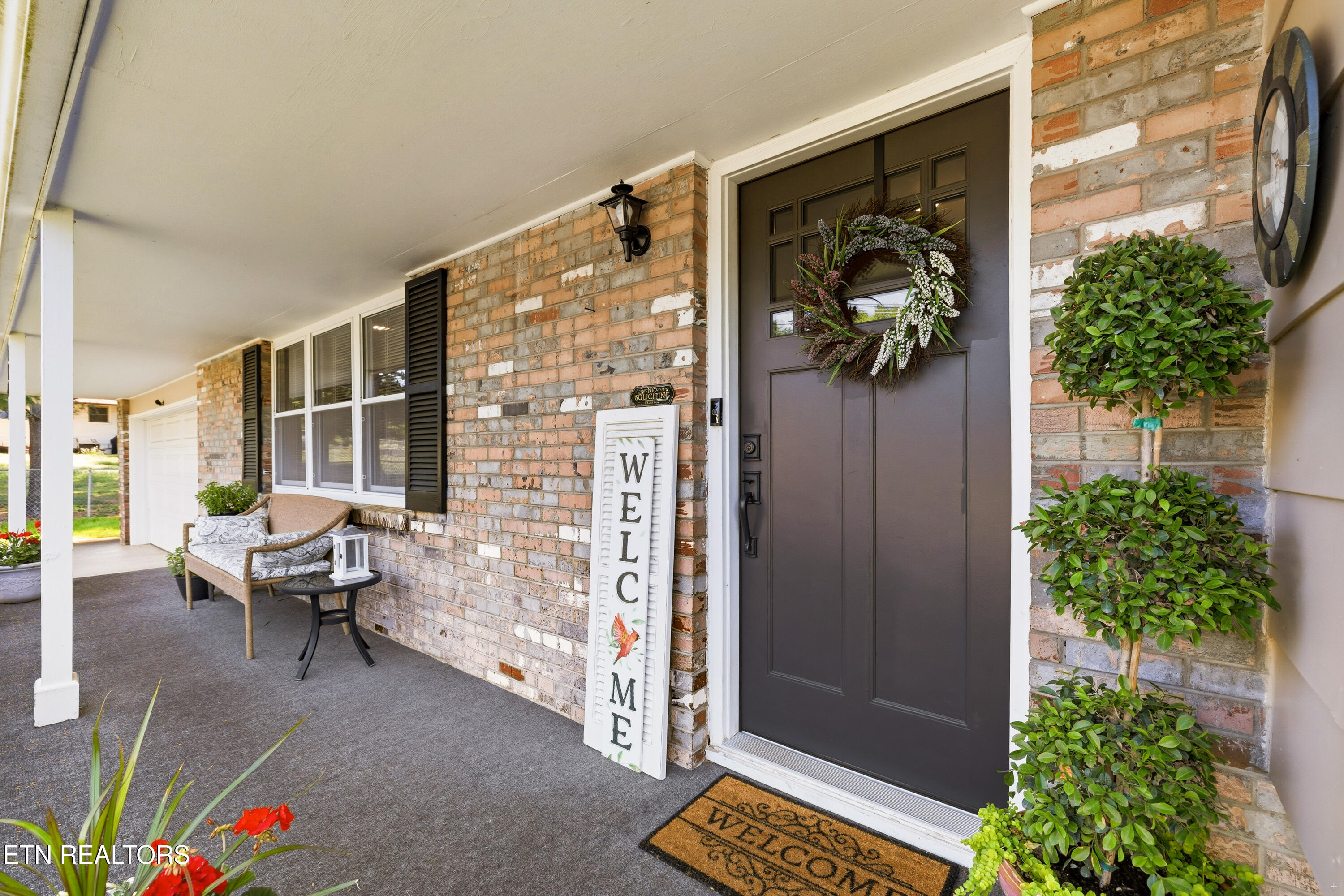 804 Venice Road Northwest Knoxville, TN 37923 - Photo 4 of 31 Positive Perceptions-4