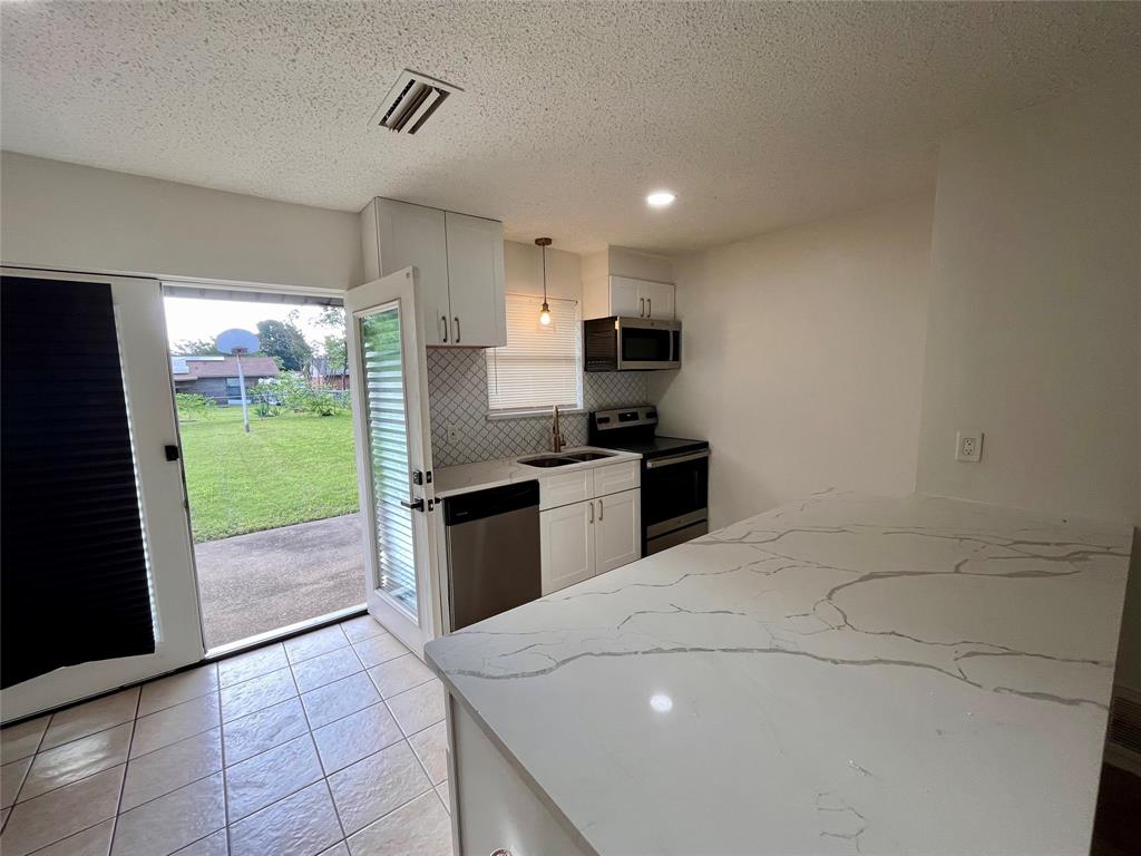 721 Lisa Lane Cedar Hill, TX 75104 - Photo 16 of 35