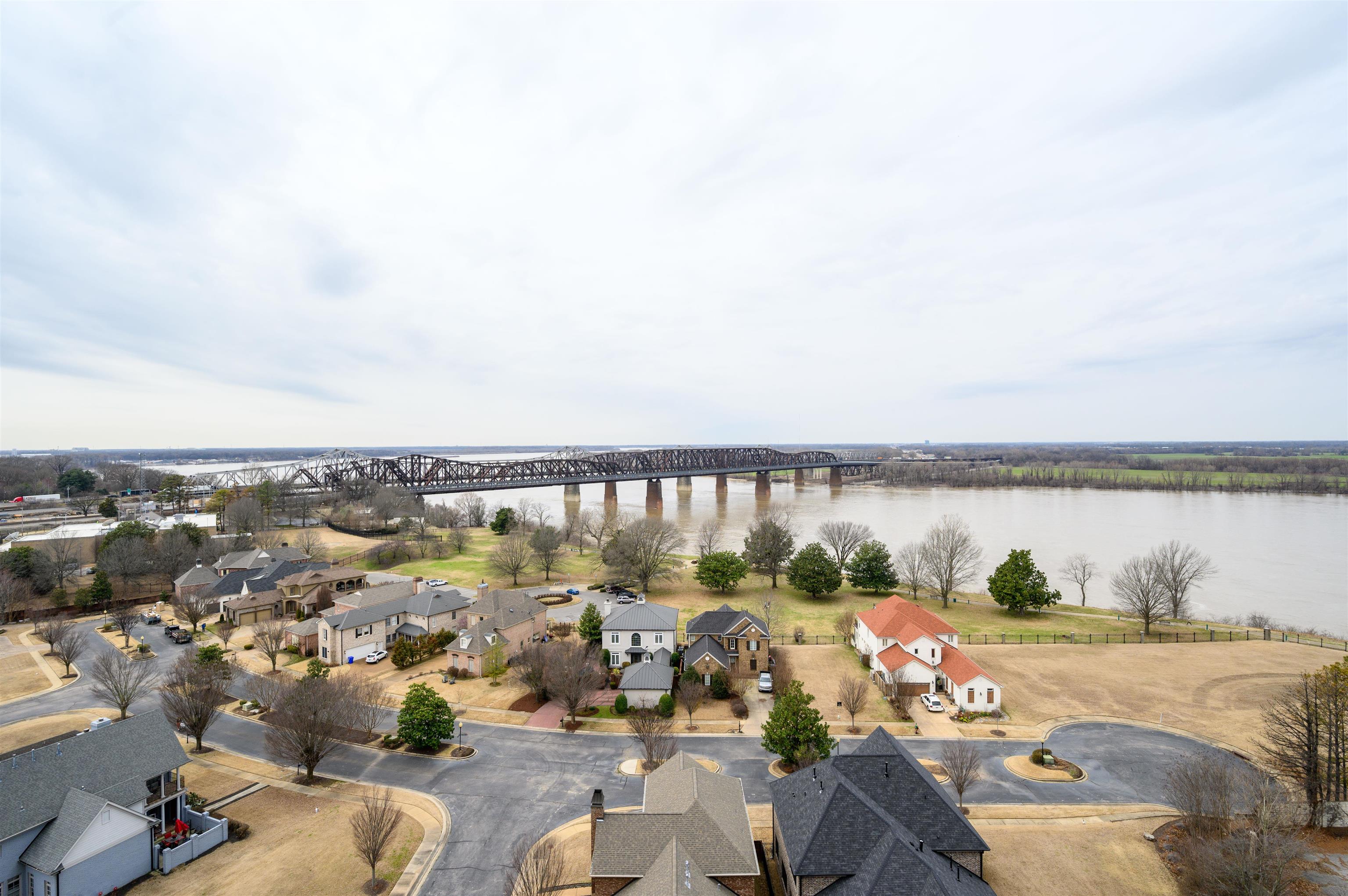 717 Riverside Drive, Unit 1206 Memphis, TN 38103 - Photo 9 of 25 Gallery Image 9