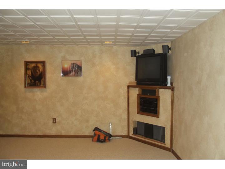 49 Fern Road Southampton, PA 18966 - Photo 14 of 25 Basement - Finished
