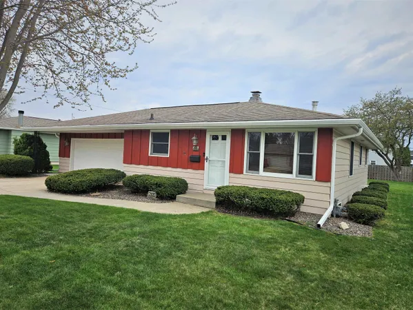 $269,900 | 2005 Oak Street, Oshkosh, WI 54901