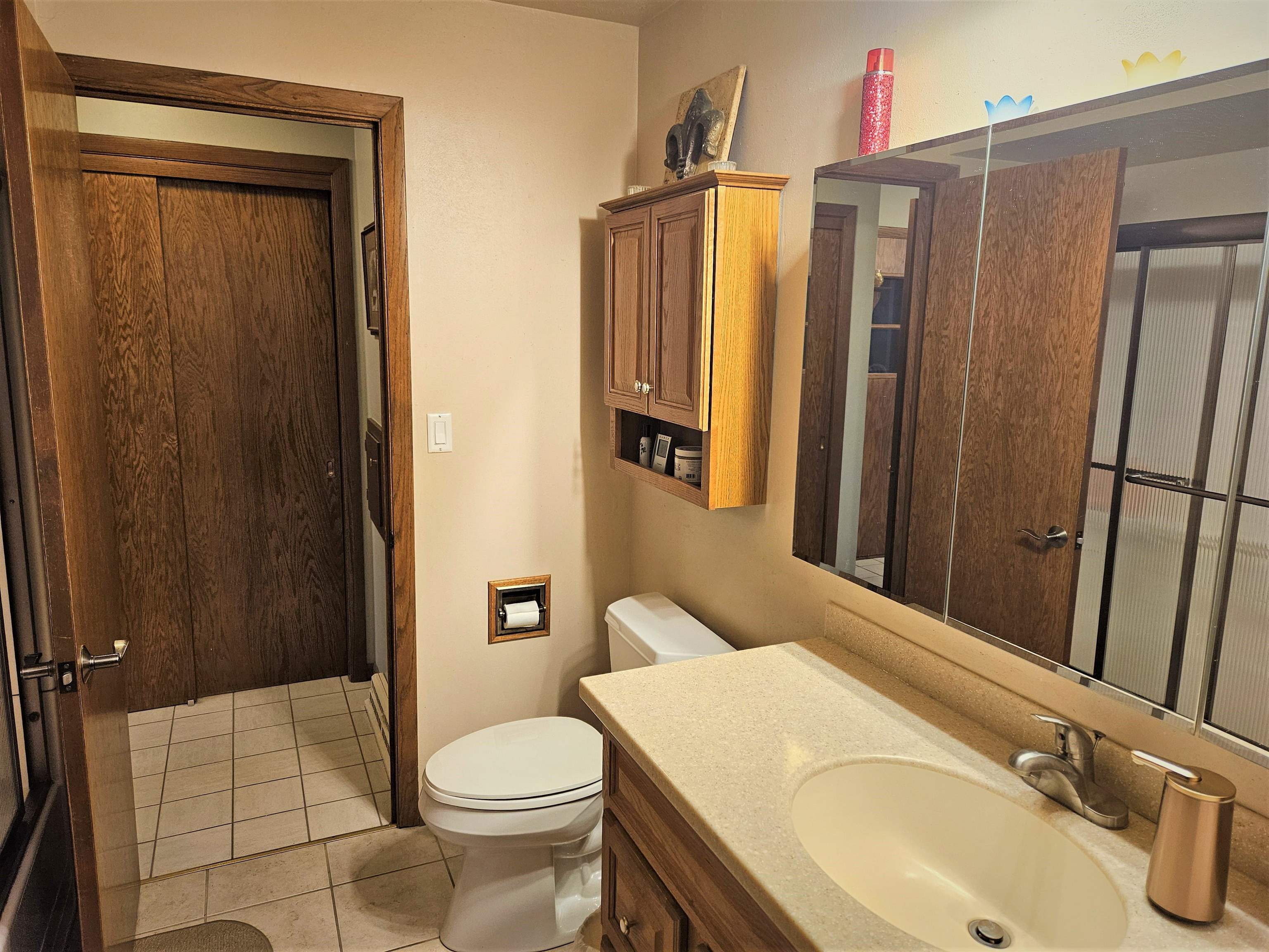 2005 Oak Street Oshkosh, WI 54901 - Photo 14 of 36