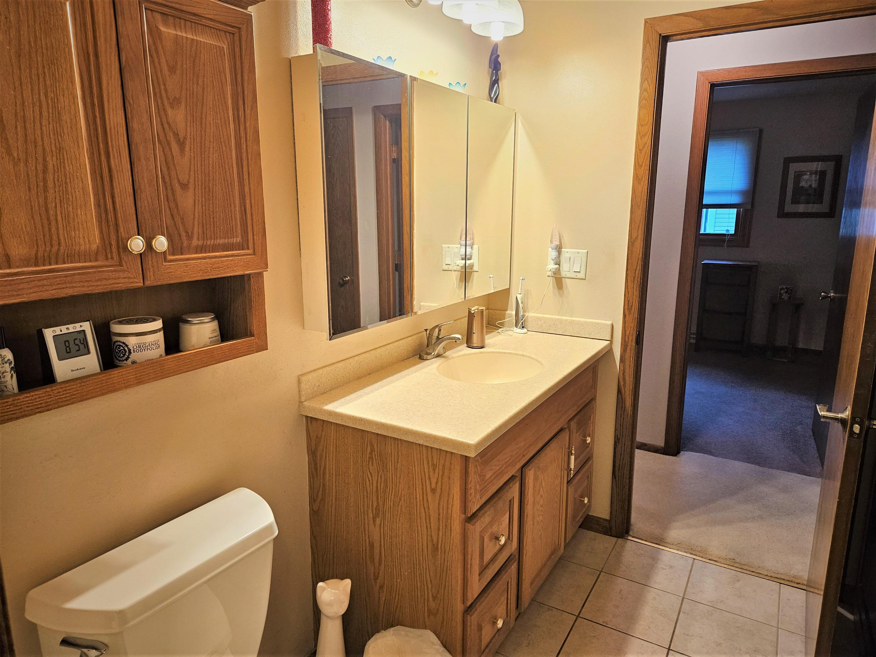 2005 Oak Street Oshkosh, WI 54901 - Photo 15 of 36