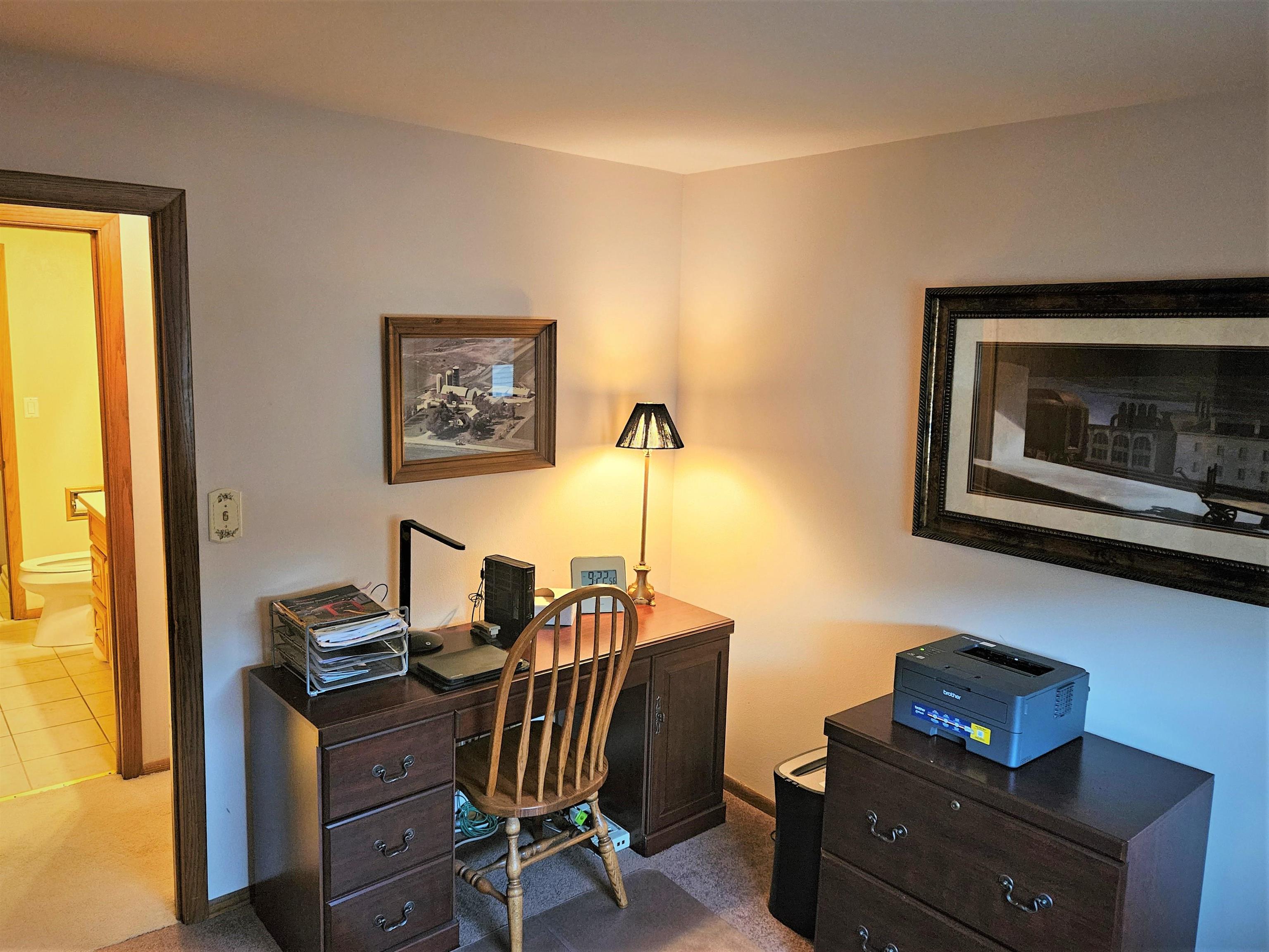 2005 Oak Street Oshkosh, WI 54901 - Photo 21 of 36