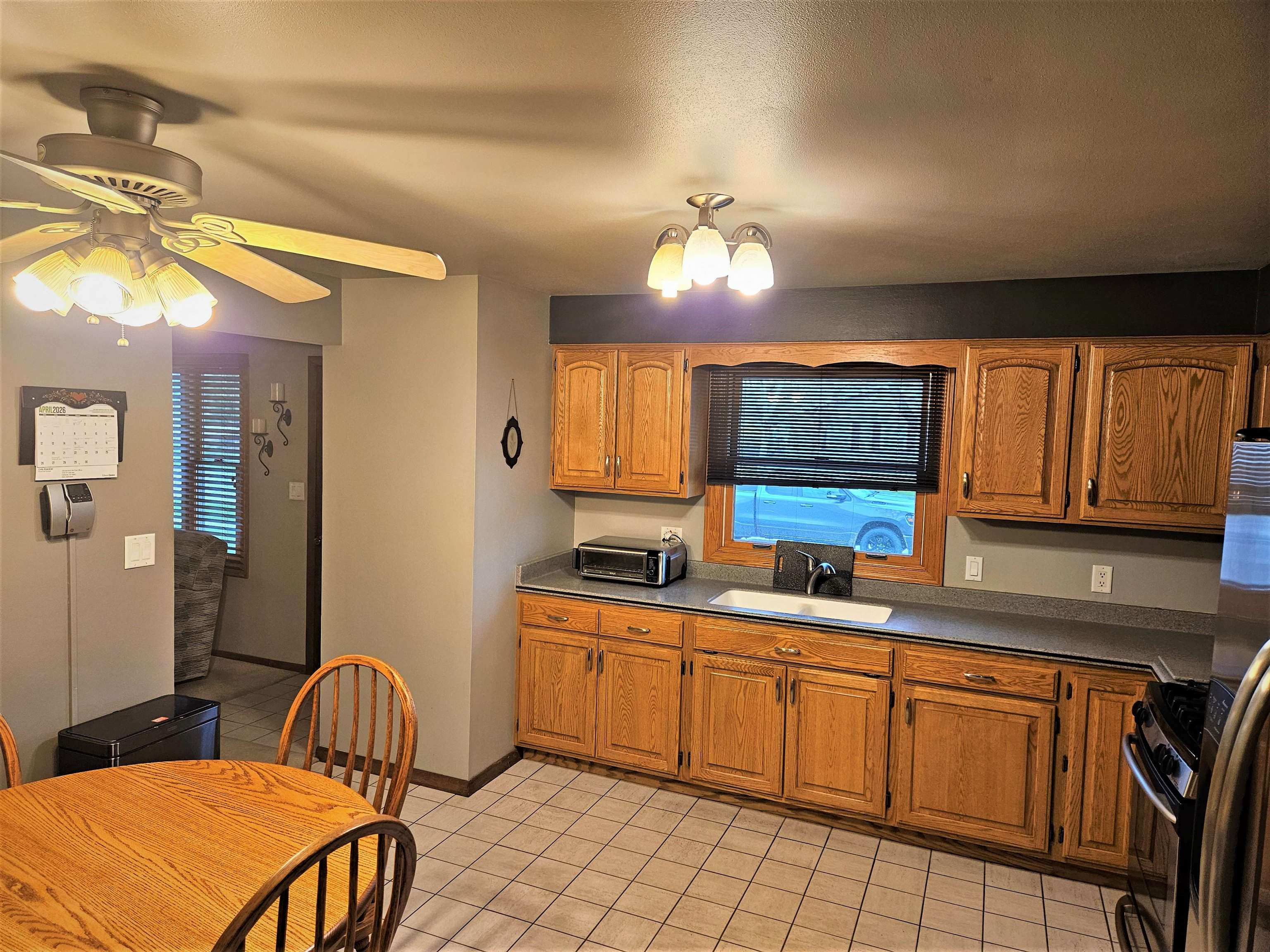 2005 Oak Street Oshkosh, WI 54901 - Photo 10 of 36