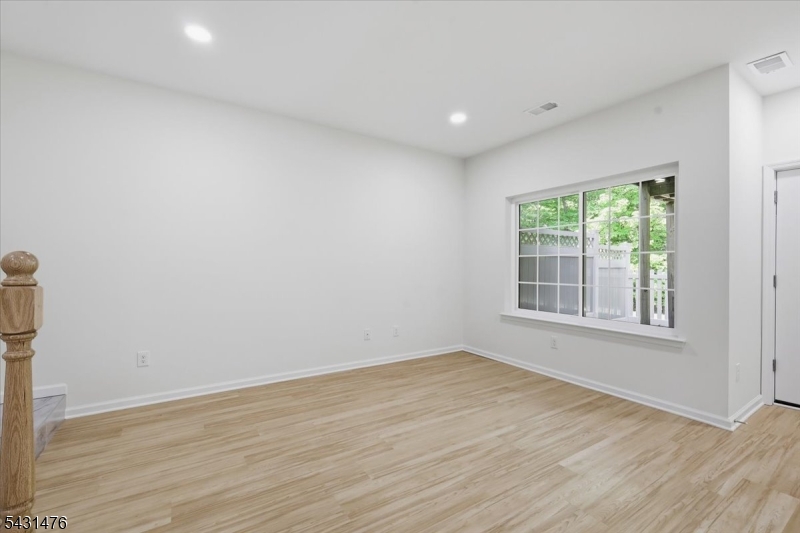 13 Encampment Drive Bedminster, NJ 07921 - Photo 8 of 25