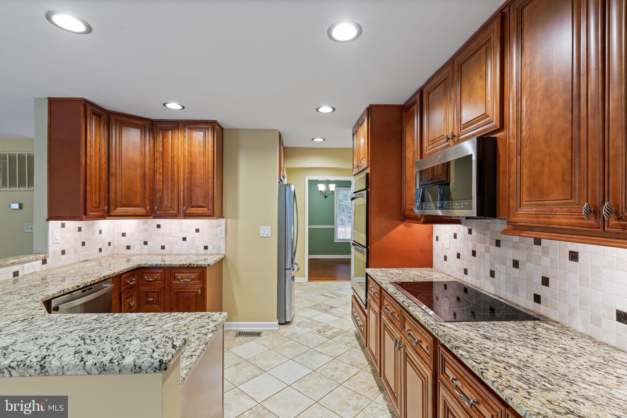 6647 Morris Road Spotsylvania, VA 22551 - Photo 13 of 57 42" Cabinets