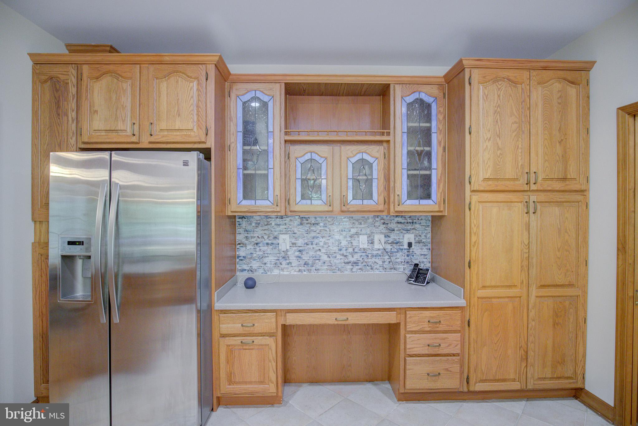 813 Blacks Hill Road Great Falls, VA 22066 - Photo 29 of 92 Great workspace w/ 2 pantries & wine rack