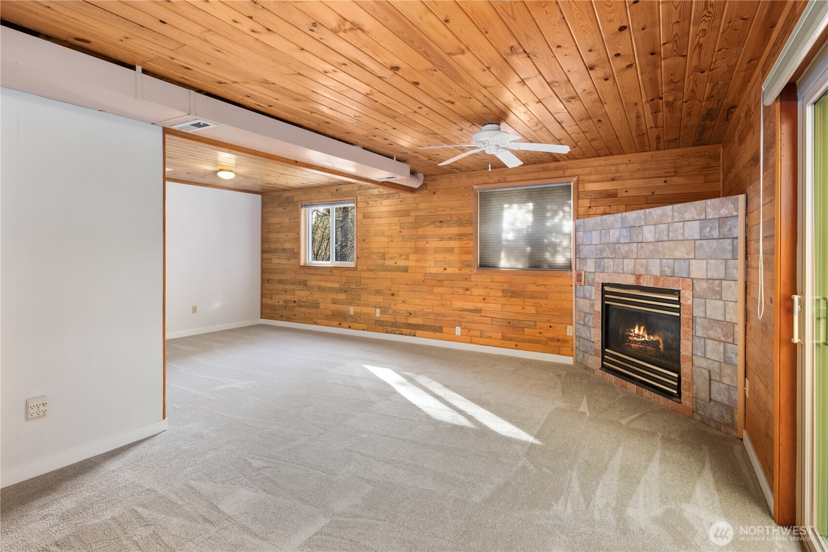 19306 Southeast 277th Street Kent, WA 98042 - Photo 16 of 35