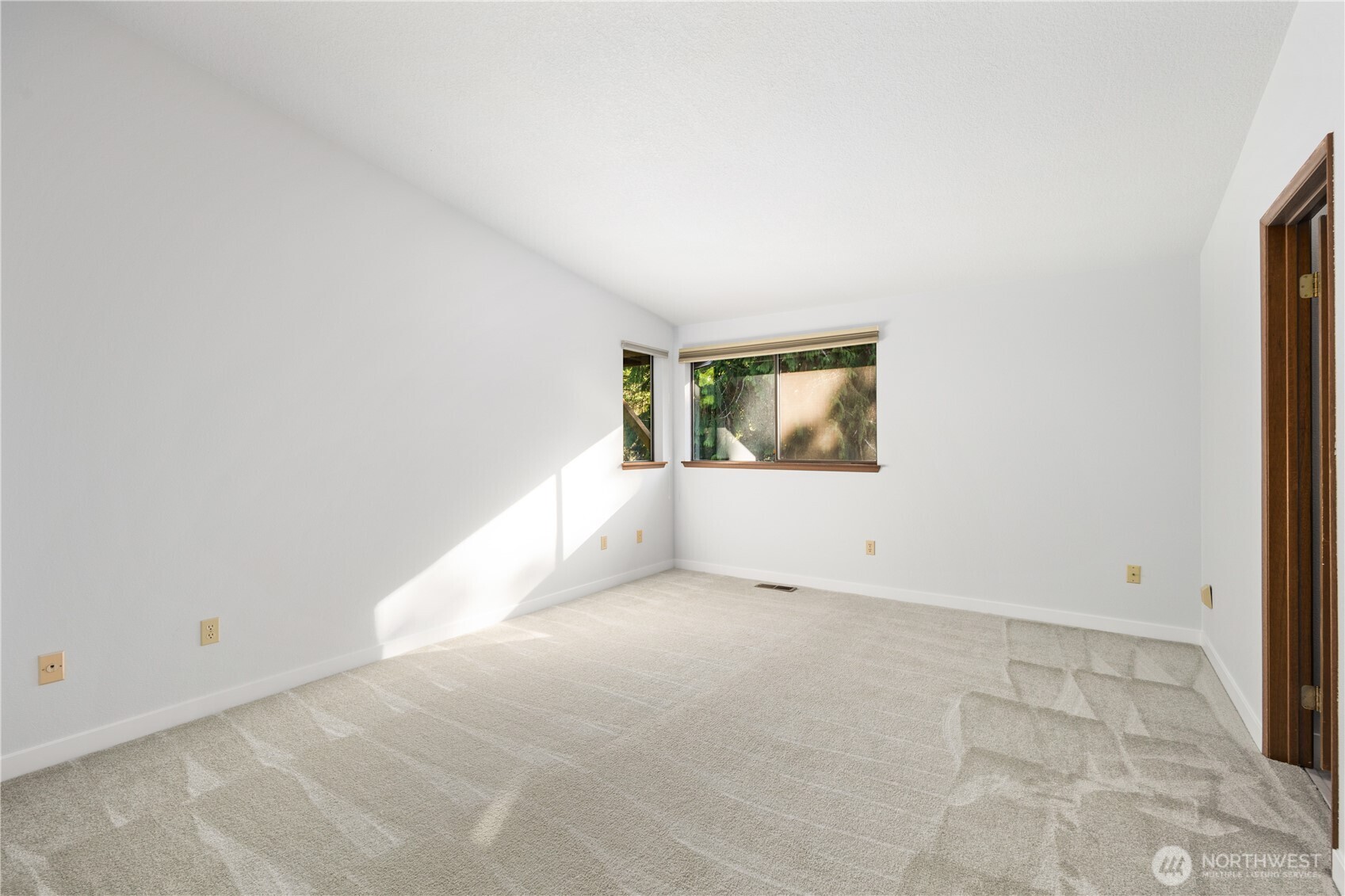 19306 Southeast 277th Street Kent, WA 98042 - Photo 32 of 35