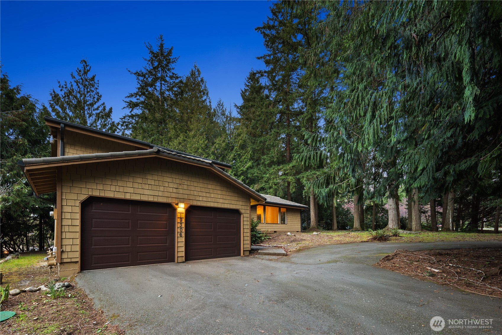 19306 Southeast 277th Street Kent, WA 98042 - Photo 4 of 35