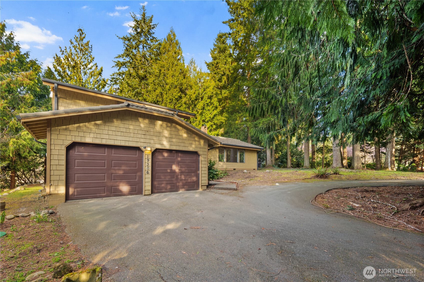 19306 Southeast 277th Street Kent, WA 98042 - Photo 7 of 35