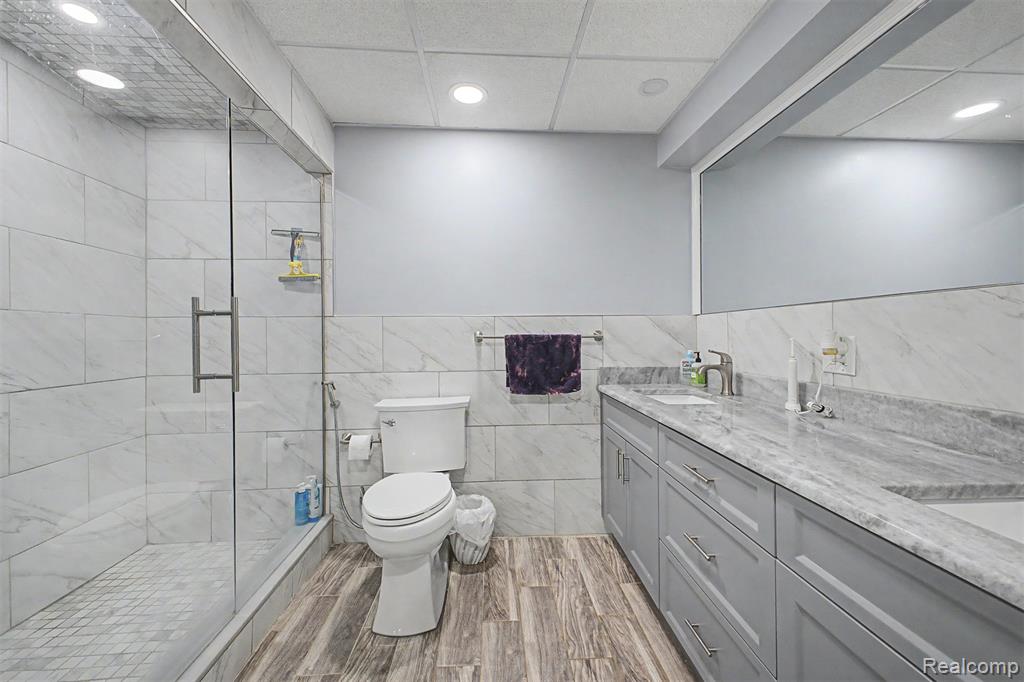 816 North Beech Daly Road Dearborn Heights, MI 48127 - Photo 35 of 47