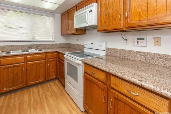 $3,200 | 98-1796 Kaahumanu Street, Unit 61B, Pearl City, HI 96782