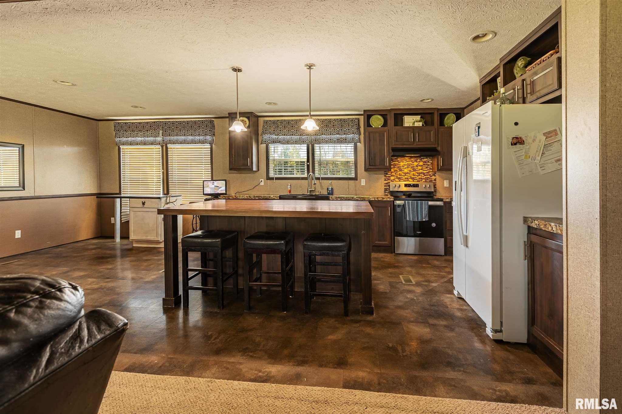 2433 Teske Road Marion, IL 62959 - Photo 11 of 30 Gallery Image 11
