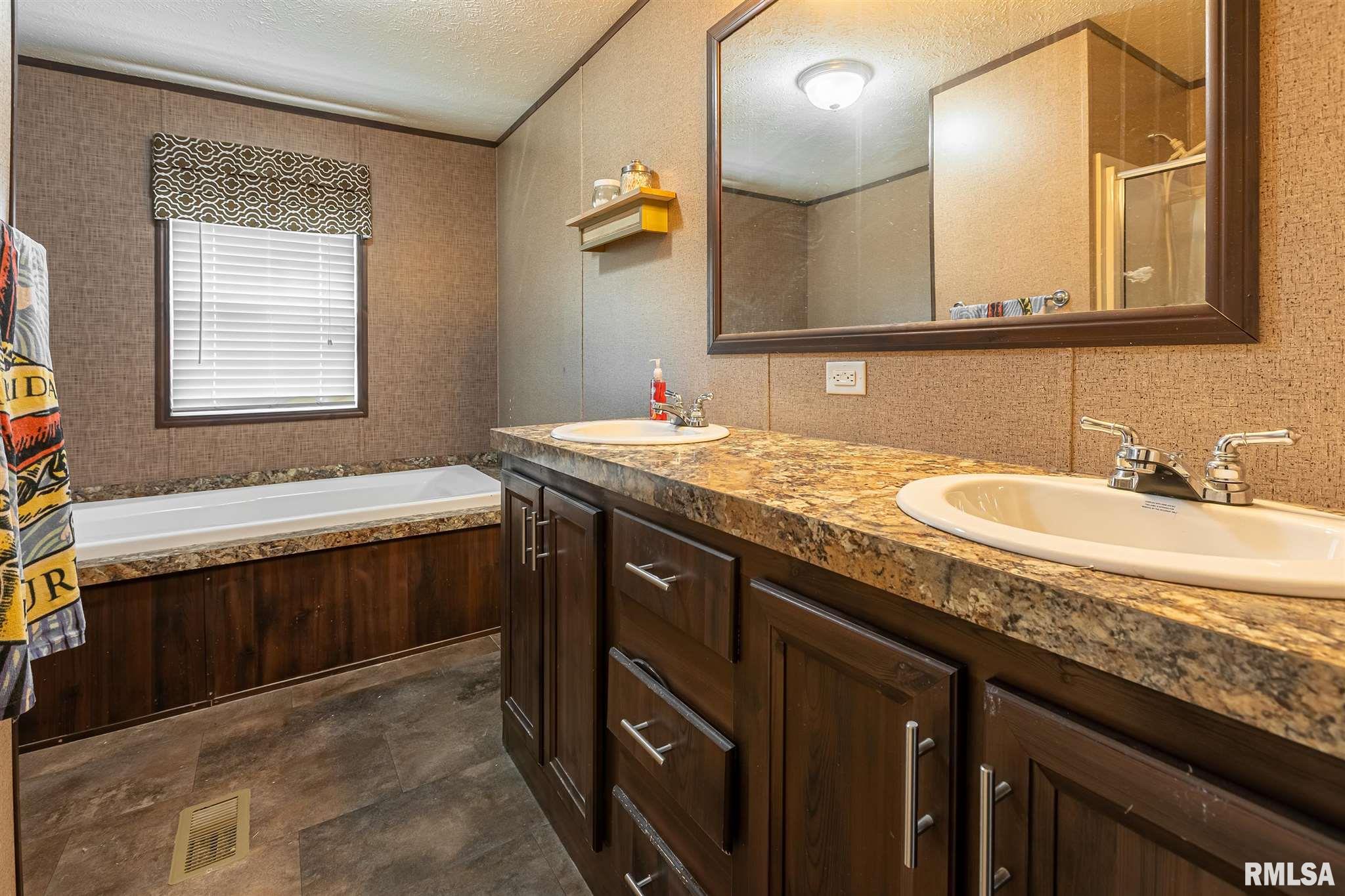 2433 Teske Road Marion, IL 62959 - Photo 15 of 30 Gallery Image 15