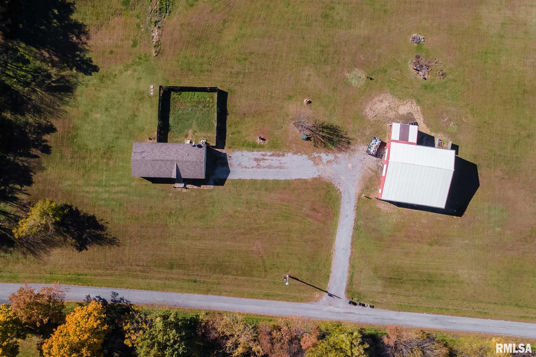 2433 Teske Road Marion, IL 62959 - Photo 5 of 30 Gallery Image 5